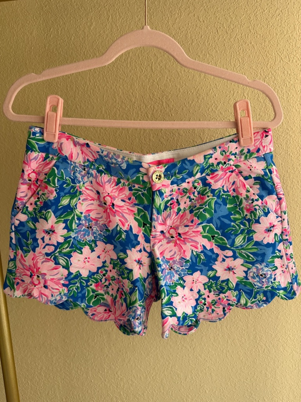 Lilly Pulitzer Pink & Blue Floral Scallop-Hem Shorts